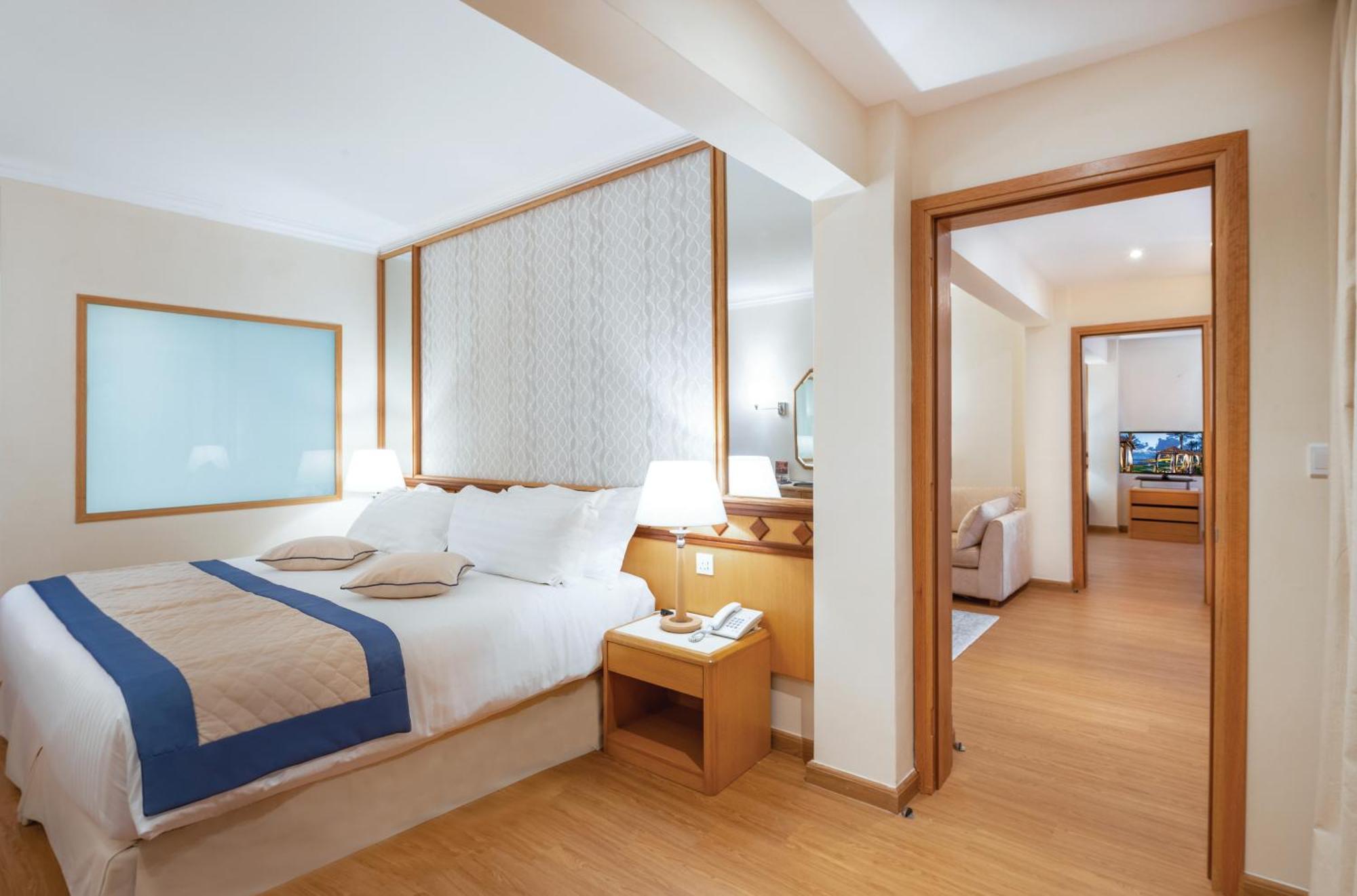 Constantinou Bros Athena Beach Hotel Geroskipou Bilik gambar